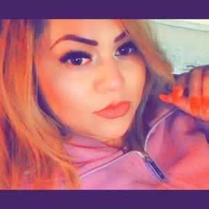 Meet your Posher, Yadira